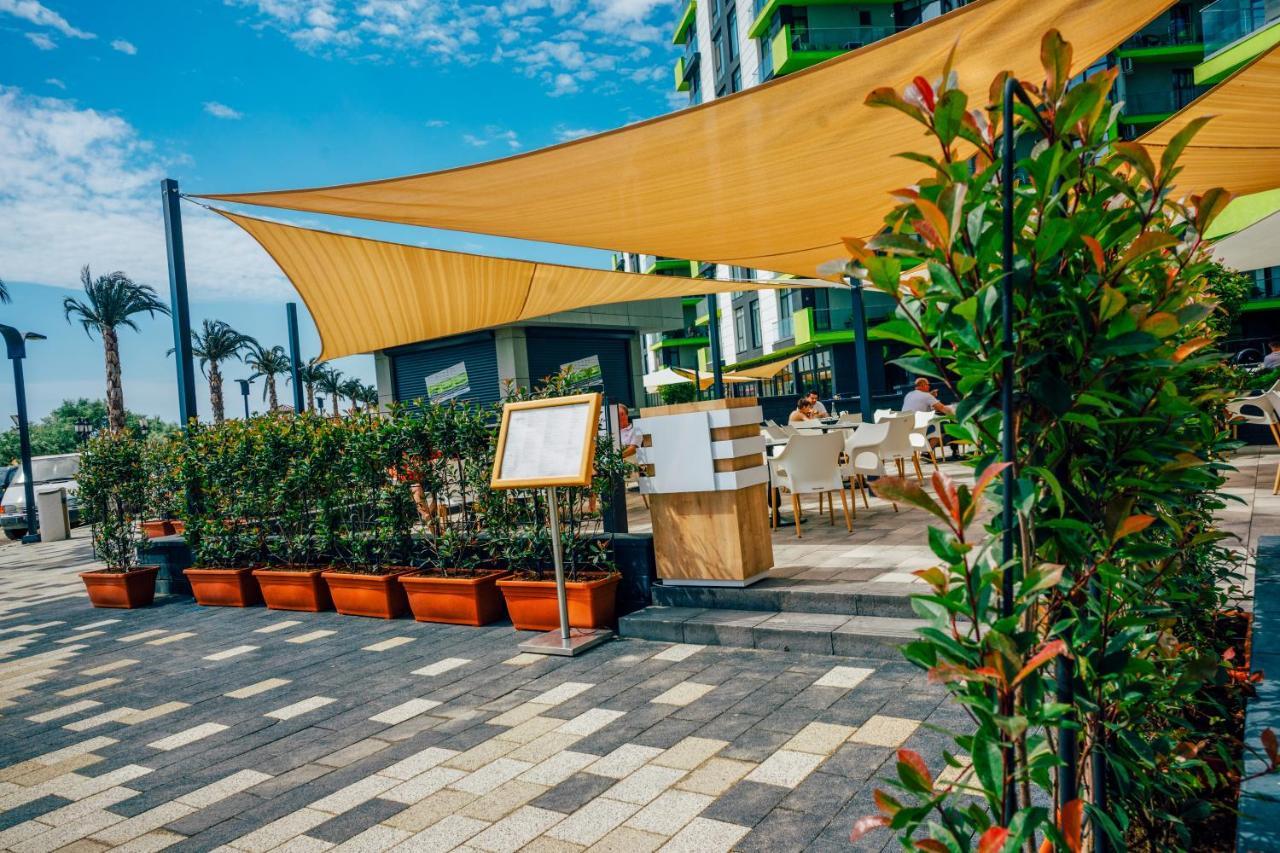 Sunfest Aparthotel Pool & Spa Mamaia Nord Navodari Exterior photo